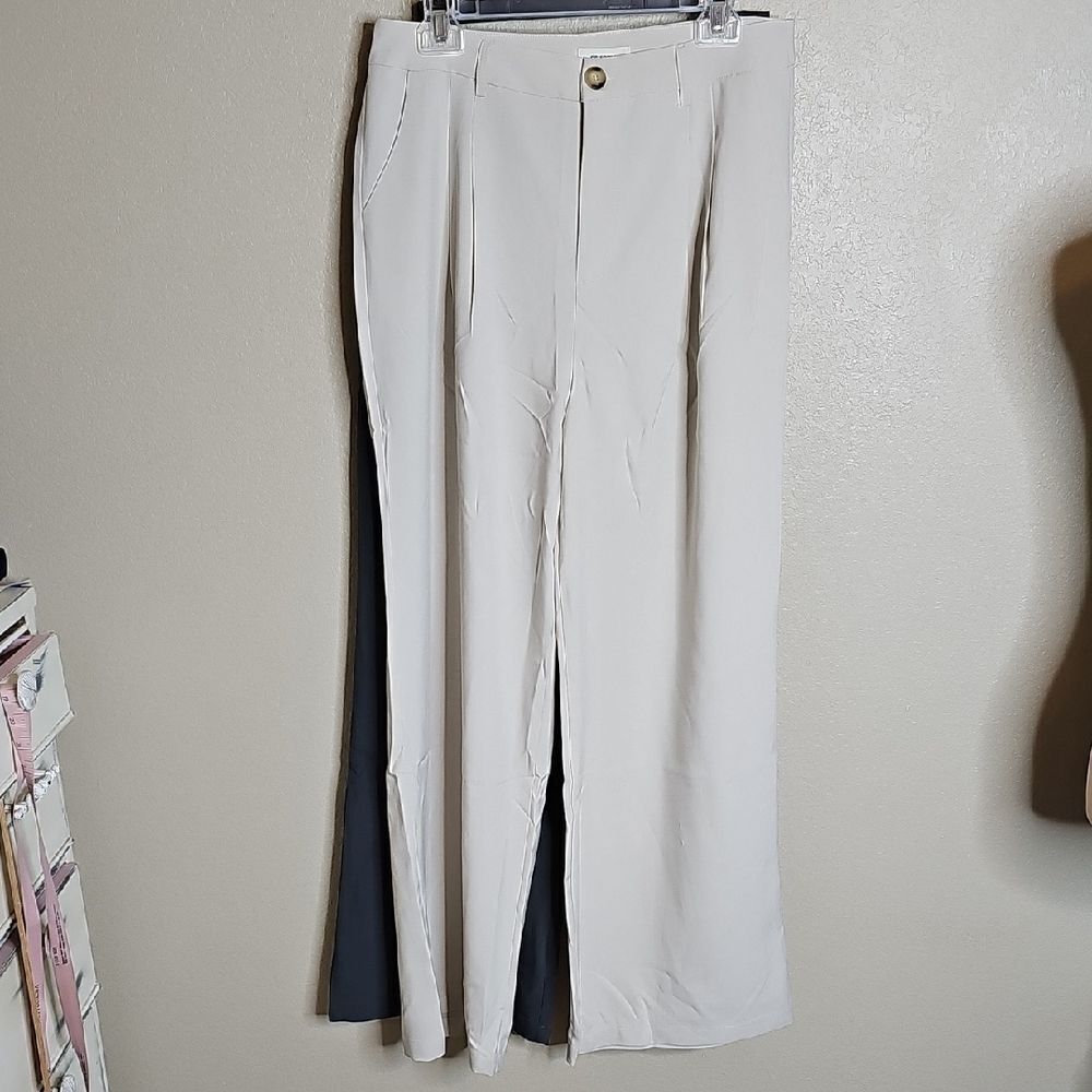 NWT ee:some Pleated Dress Pants with Straight Leg , Gray Or Light Khaki - Picture 2 of 7